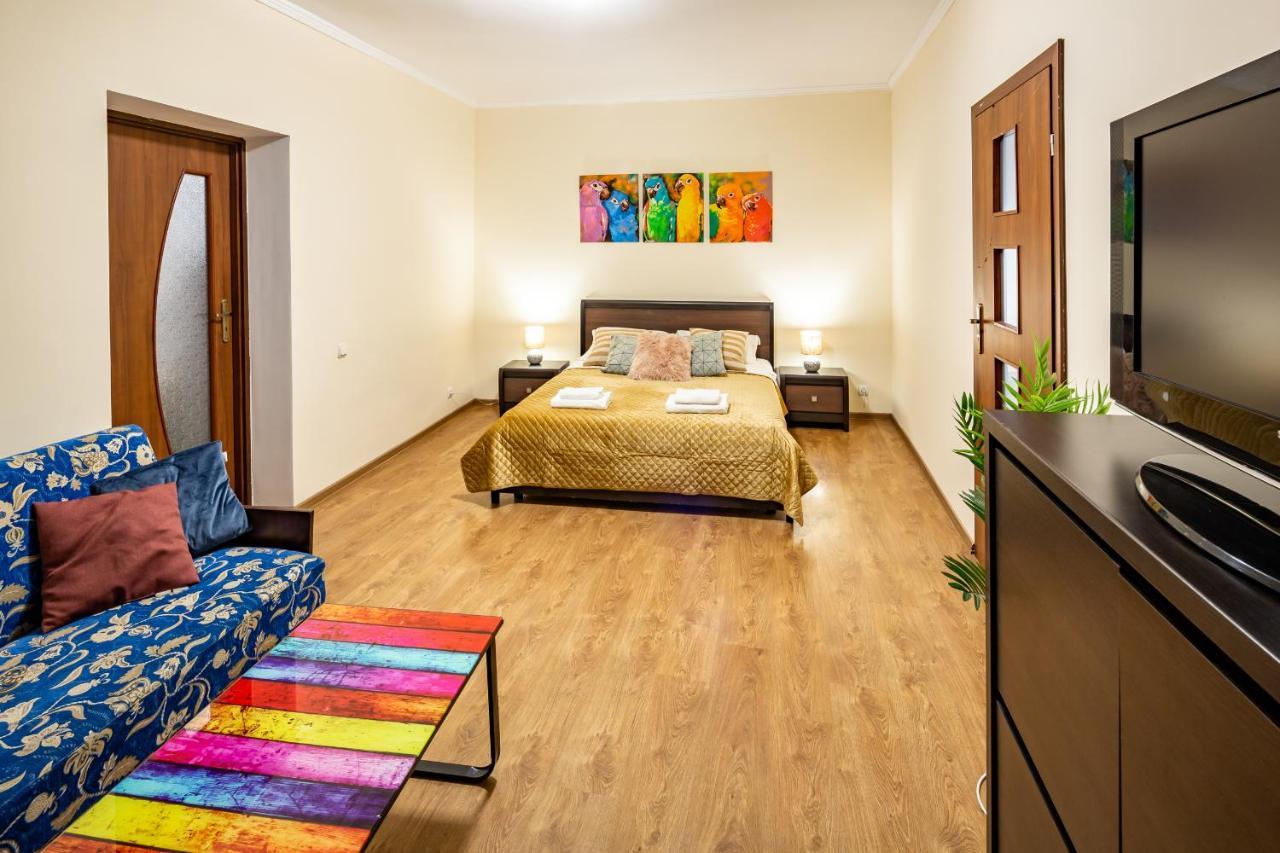 Rainbow Apartment Near Rynok Sq Lvov Exteriér fotografie